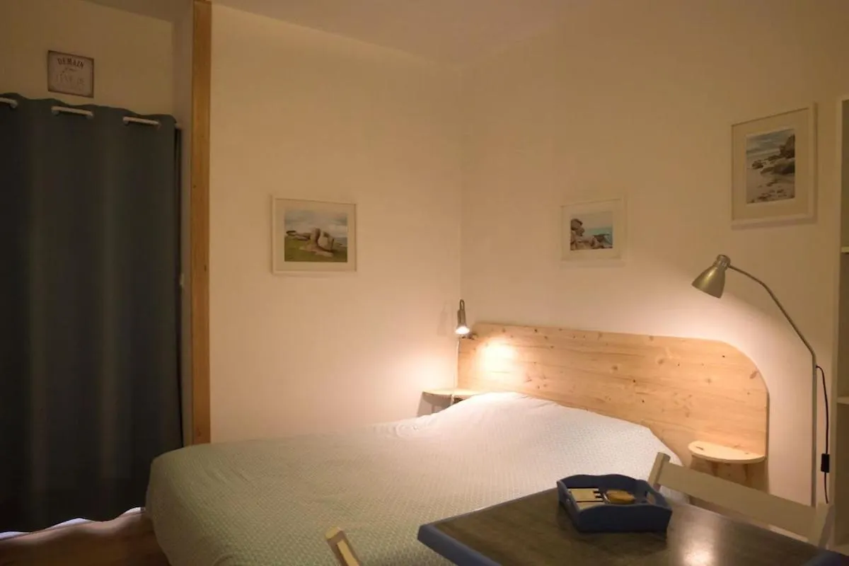 Le Penity, Studio Lumineux A Carnoet Fransa