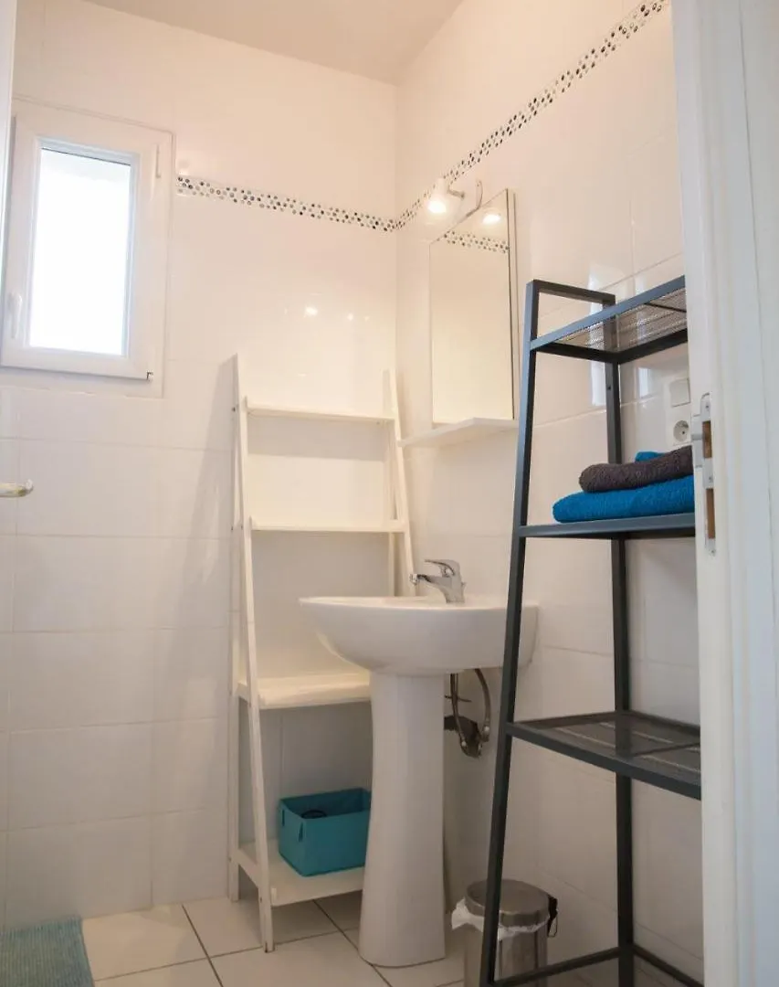 Daire Le Penity, Studio Lumineux A Carnoet